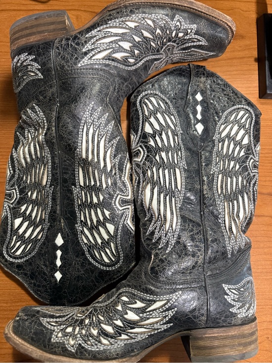 Corral Shoes - Black Western Cowboy Boots with White Wing Stitching